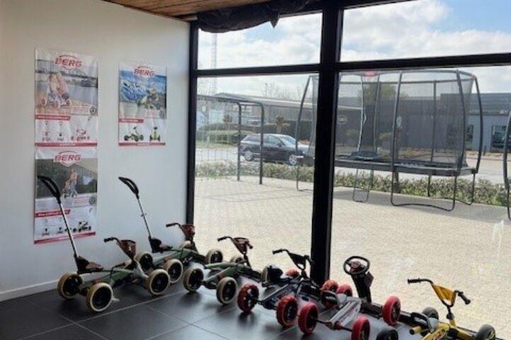 Foto 3 Showroom beneden 3