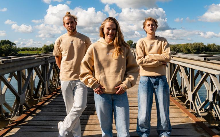 3 BERG Sweater Sandstorm