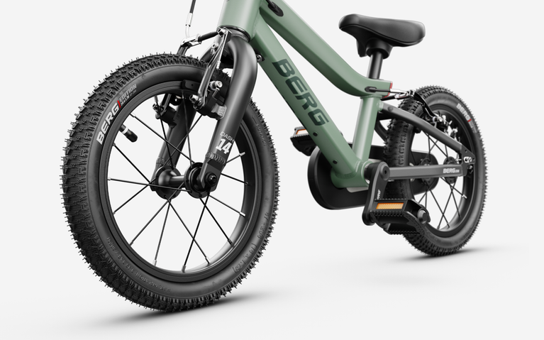 24 90 00 00 BERG Dash 14 Sage Green HL 8