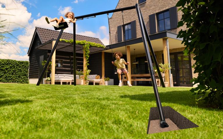 BERG Swing Stands firm without concrete