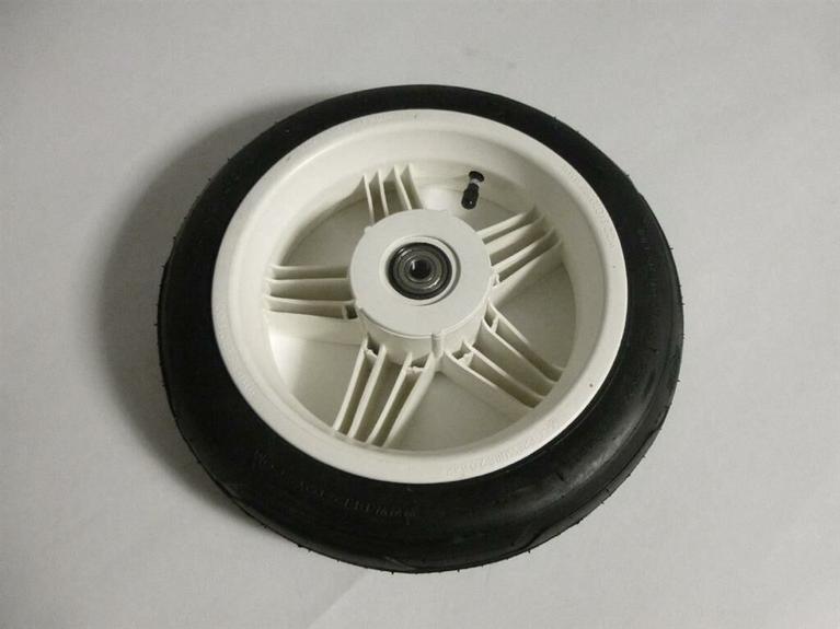 Wheel white 12.5x3.00-9 slick