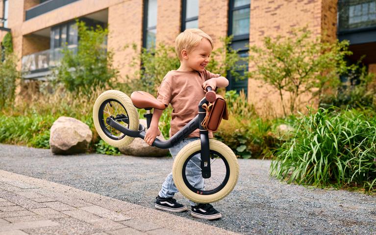 BERG MOOV 12 Retro Black M2