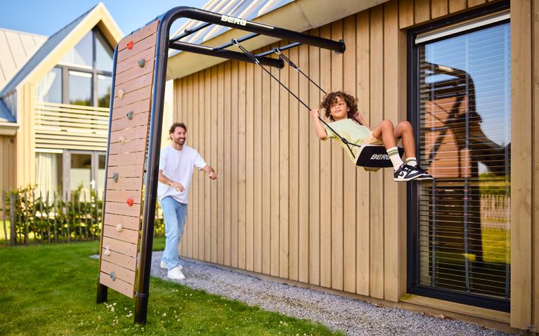 BERG PlayBase Wall + Swing set