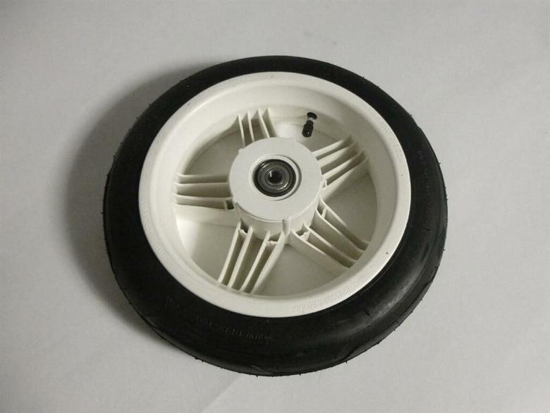 Wheel white 12.5x3.00-9 slick