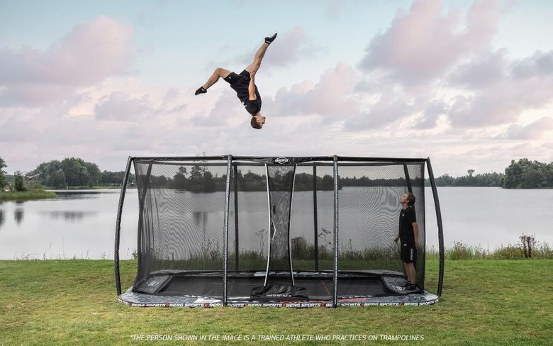 BERG SPORTS Ultim Pro Bouncer FlatGround 5x5 + Safety Net XL | BERG