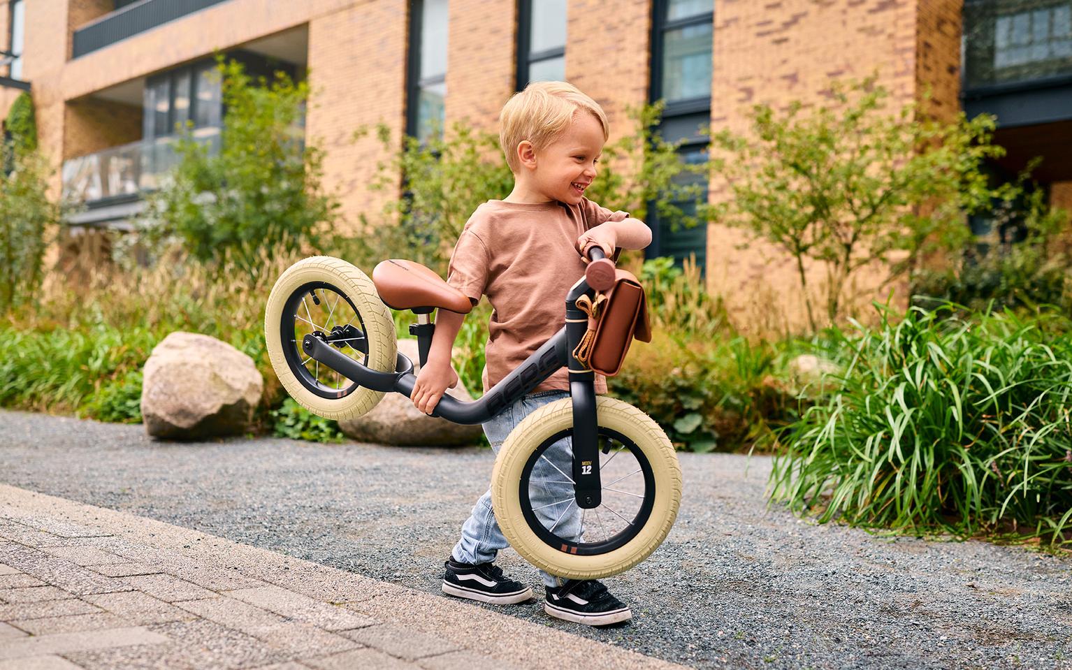 BERG MOOV 12 Retro Black M2