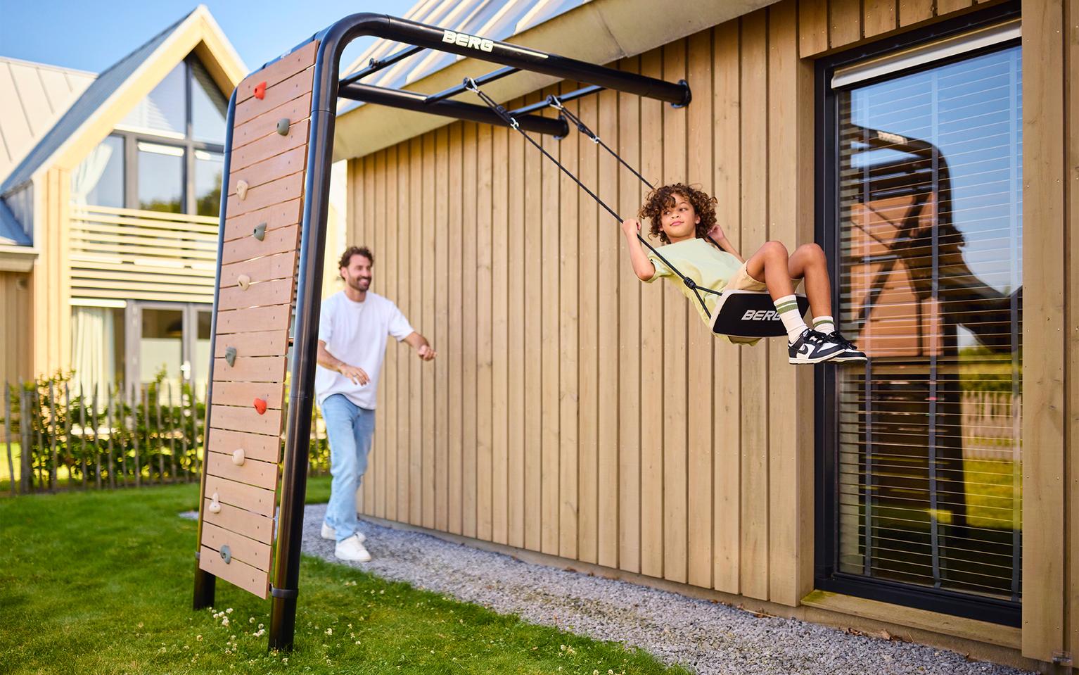 BERG PlayBase Wall + Swing set