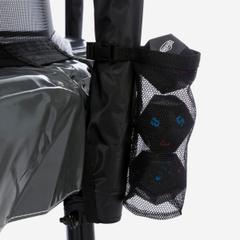 BERG Levels abnehmbare Aufbewahrungstasche an einem Trampolin befestigt